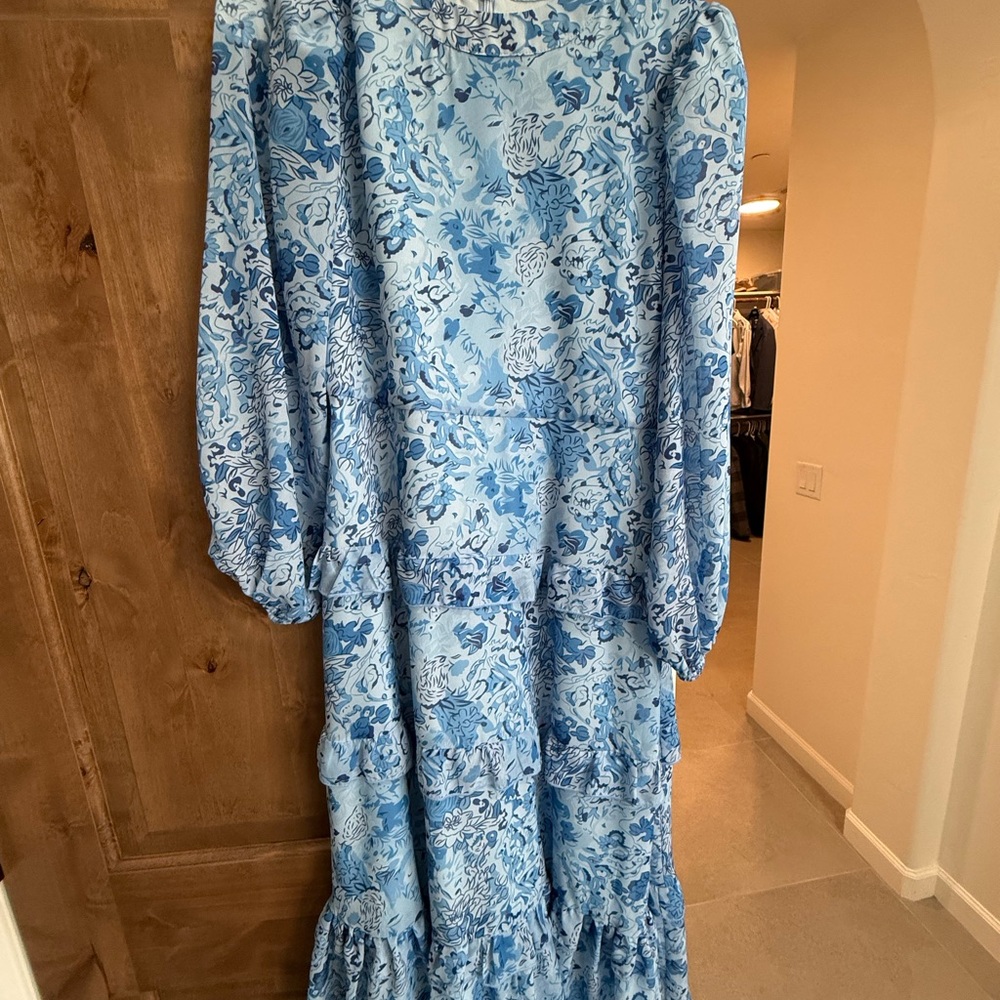 Blue Floral Midi Dress with Long Sleeves